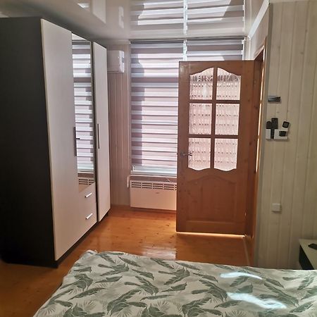 Гостевой Дом В Гаграх"Море Солнца" Gagra Extérieur photo