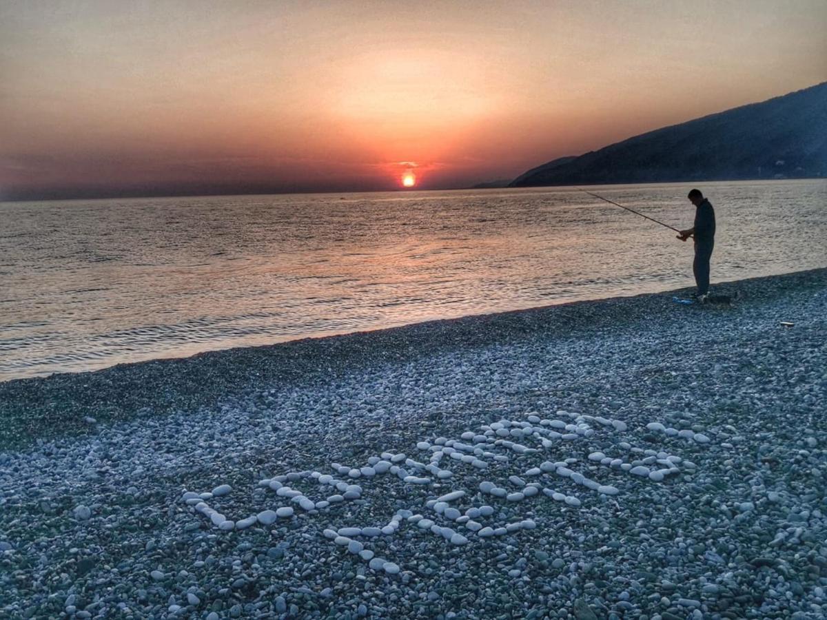Гостевой Дом В Гаграх"Море Солнца" Gagra Extérieur photo